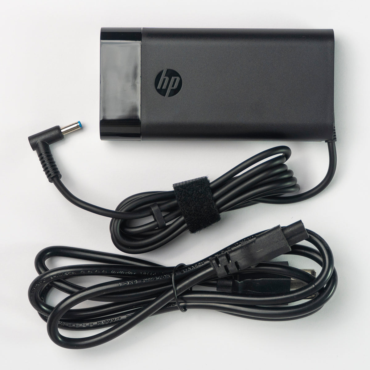 Cargador original HP 135W modelo TPN-CA13 de alta potencia para laptop - Soluciones 2D
