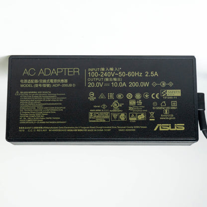Cargador Asus 200w punta 6 mm.